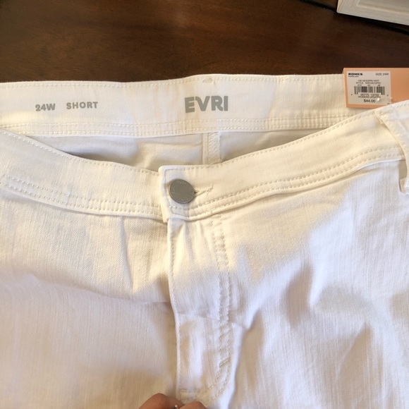 EVRI White Shorts Size 24W - Picture 3 of 6